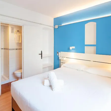 בית הארחה Forum