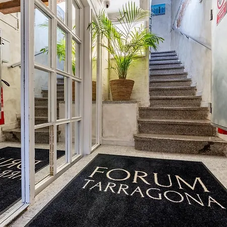 Forum Πανσιόν 2*